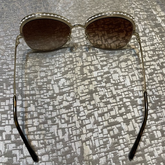 Chanel Pearl and Gold Sunglasses - Picture 2 of 5